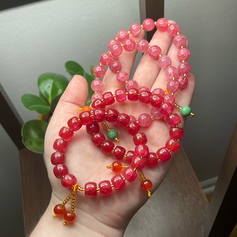 4pc LOT🌠NWOT🌠Stretchy glass bead bracelets >> pink + red & dangle cherries